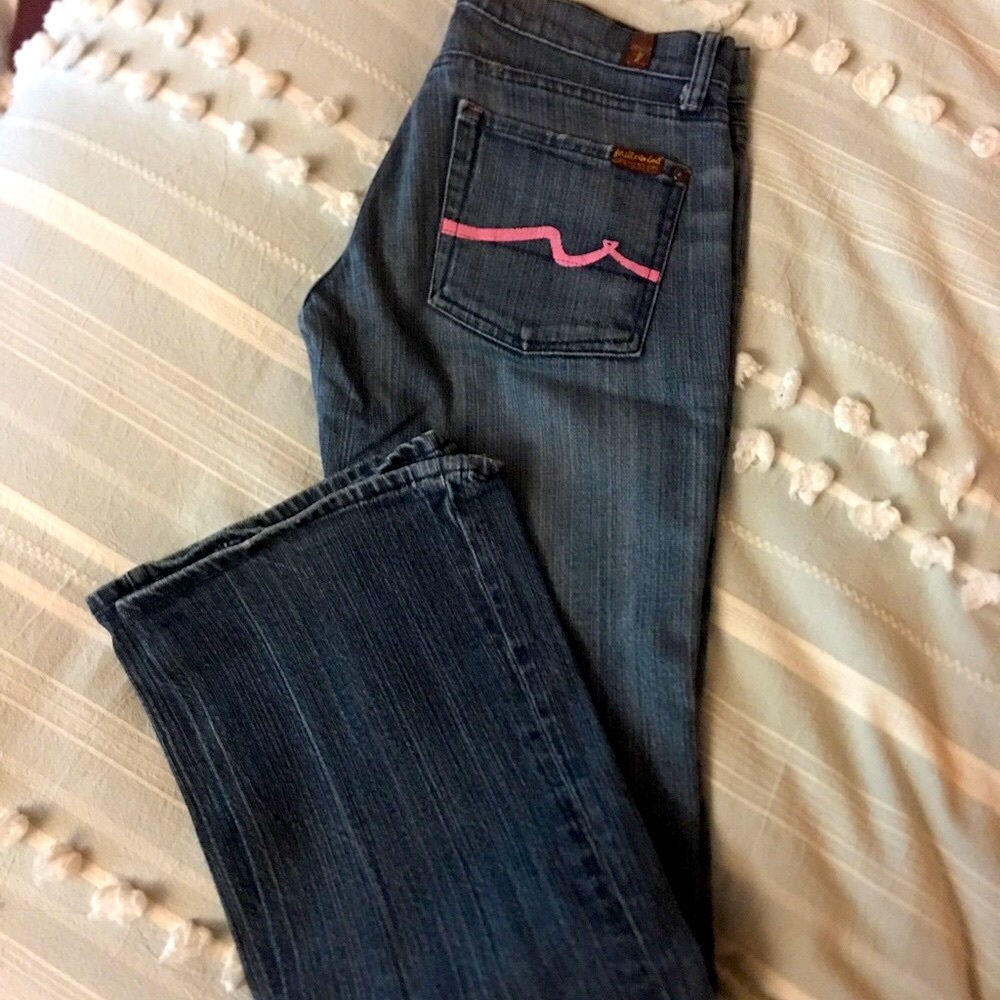 7 for all mankind jeans with pink pocket accents. Size 27 fits like a size 28